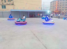 在广场上，小孩子都喜欢什么样的bsport体育